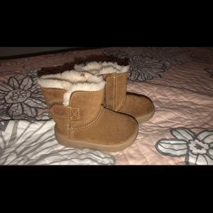 Uggs toddler size 4